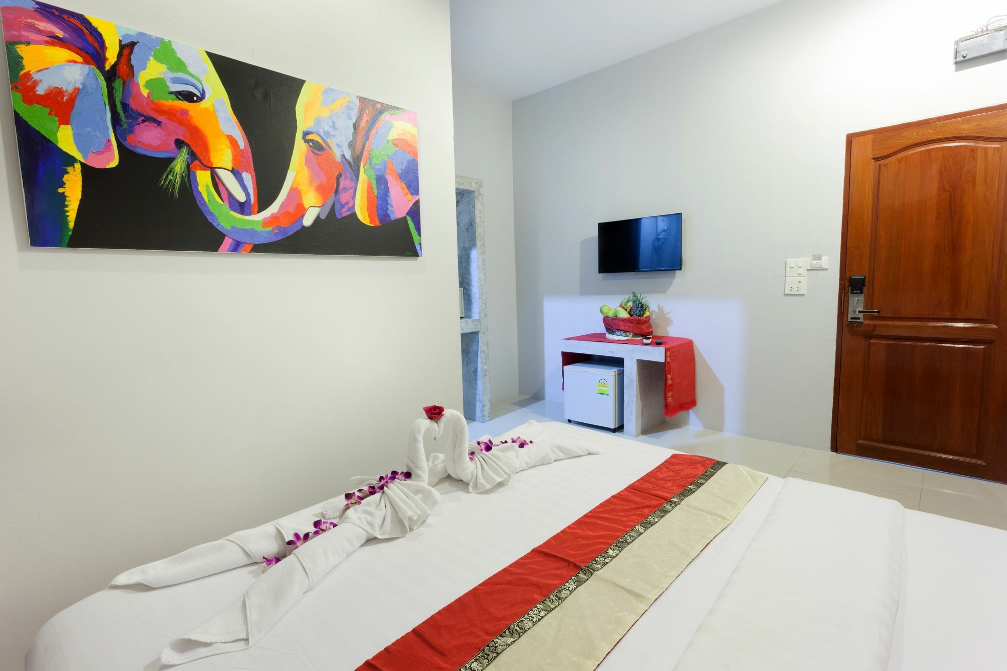 Freedom Hotel Patong Buitenkant foto